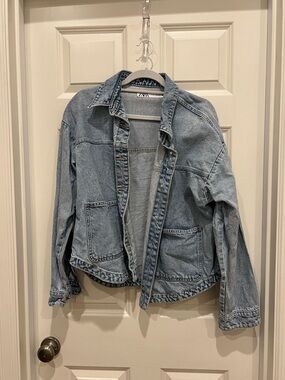 ZARA Light Wash Denim Jacket in Pale Blue